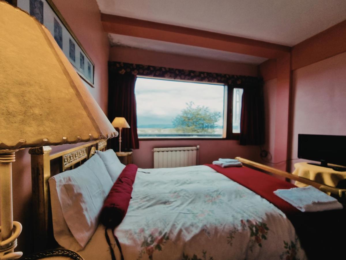 Flor Austral Hotel Ushuaia Bagian luar foto