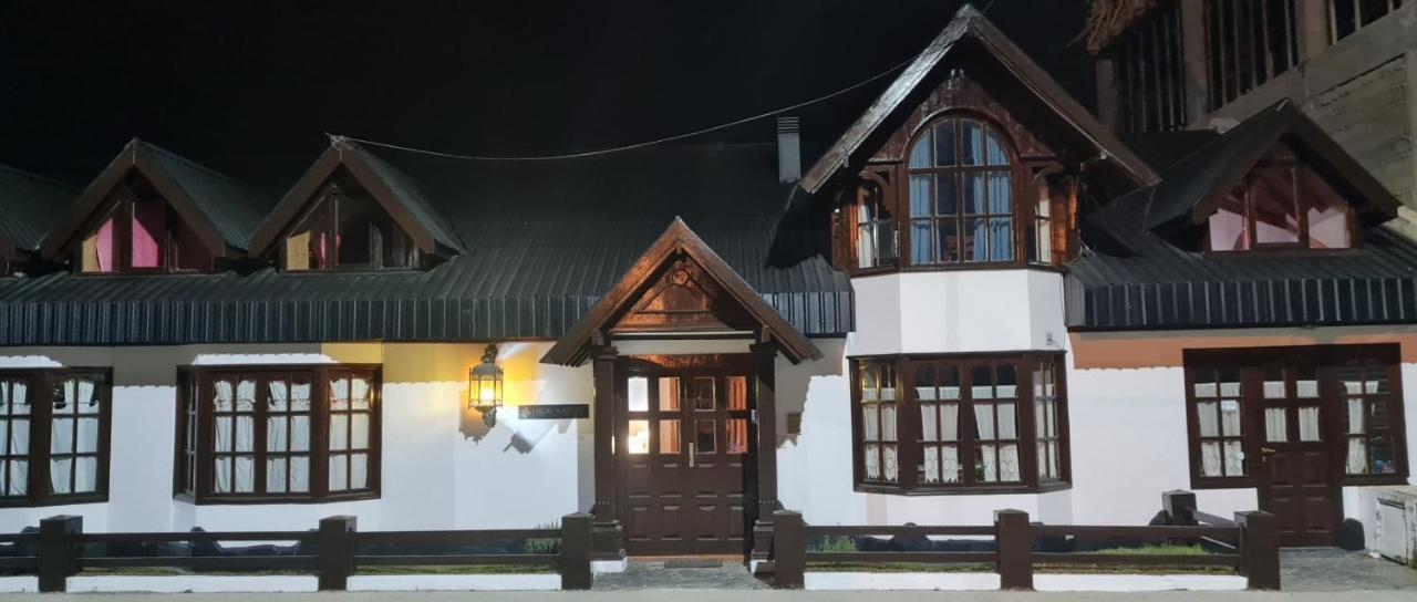Flor Austral Hotel Ushuaia Bagian luar foto